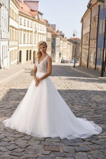 aurelie suknia ślubna princess koronka.webp