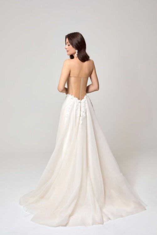 pasadena suknia z odkrytymi plecami.jpg