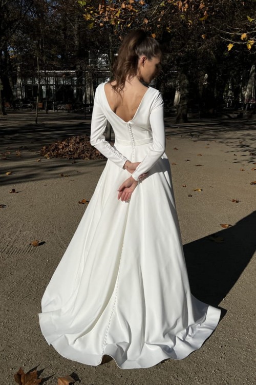 Prosta suknia ślubna.jpeg