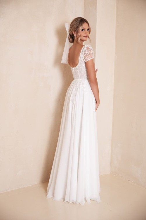 suknia ślubna z rękawkiem boho