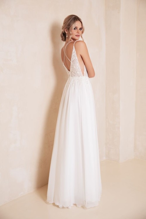 suknia ślubna na cienkich ramiączkach z szyfonem