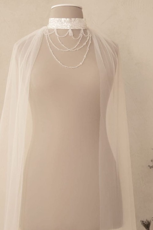 choker i peleryna do ślubu
