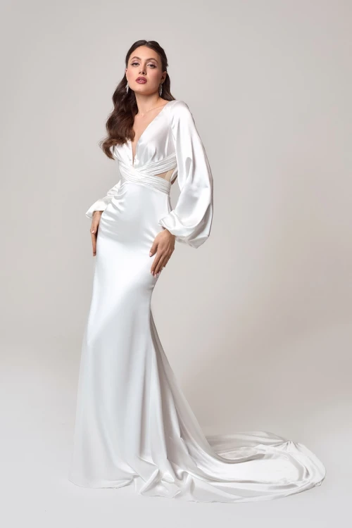 Carin annaisbridal1.jpg