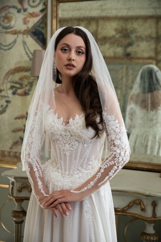 Elinetta zoom veil.jpg