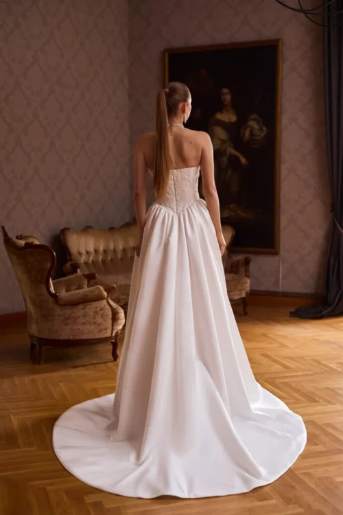 xClaudia-back-scaled-680x1020-c-default.jpg.pagespeed.ic.F25FbCE0k2.webp