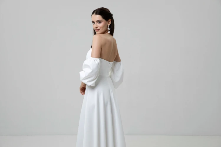 daisy hor.jpg