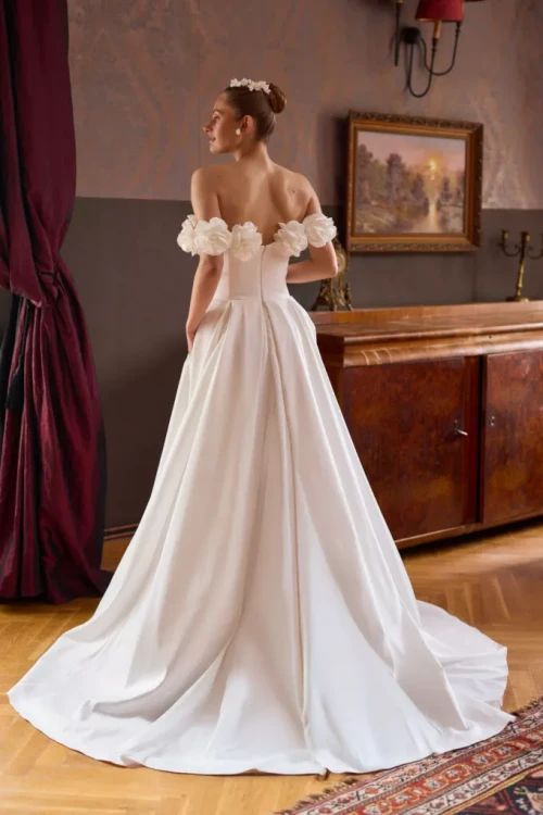 xBelinda-back-scaled-680x1020-c-default.jpg.pagespeed.ic.LPW-6Mi-vd.webp