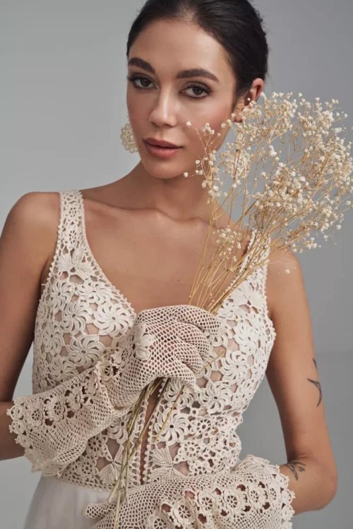 xManuela-zoom-680x1020-c-default.jpg.pagespeed.ic.nT2JVCK1-n.webp