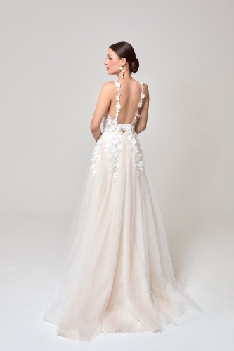 Sujin annaisbridal back.jpg